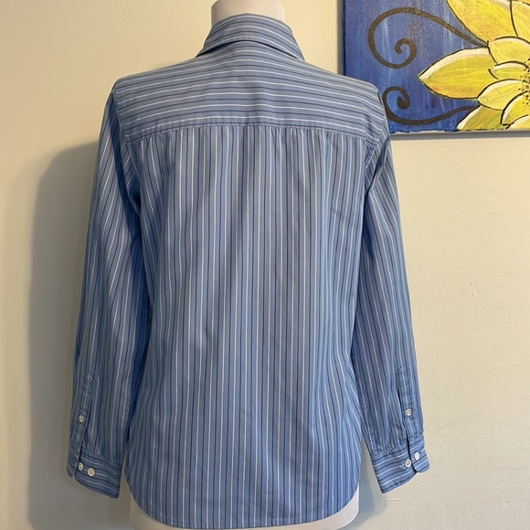Ann Taylor petites-100% striped cotton button down -perfect condition 😀 - Picture 2 of 5